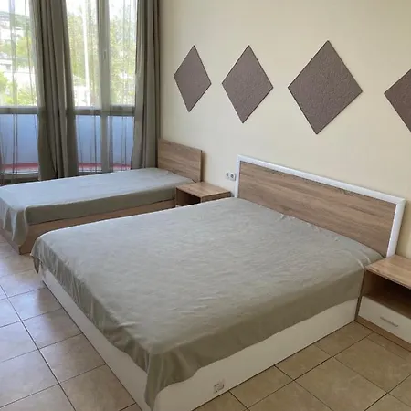 Lägenhet Danita & Diva Restaurant Bbq&pool Bar *