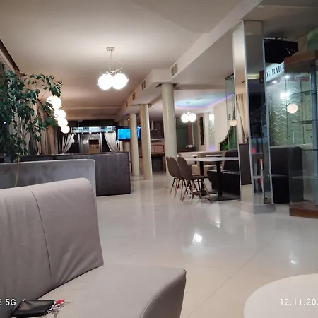 Danita & Diva Restaurant Bbq&pool Bar Lägenhet