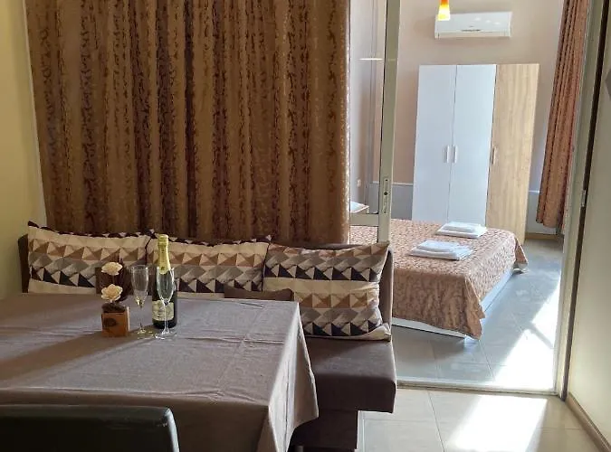 Danita & Diva Restaurant Bbq&pool Bar * Várna