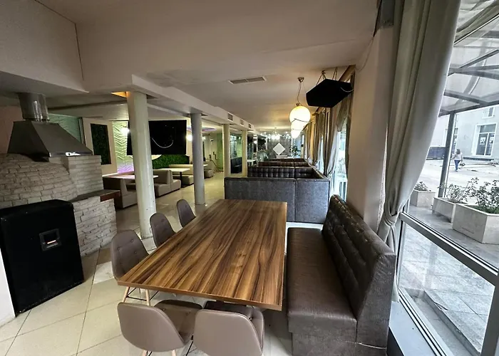 Danita & Diva Restaurant Bbq&pool Bar Apartman Várna