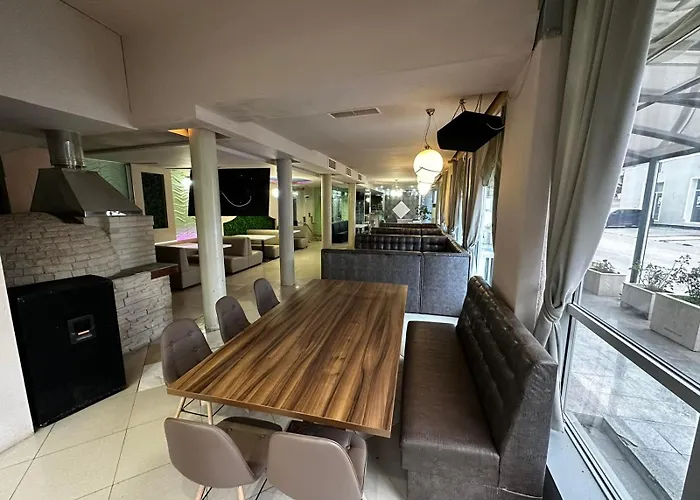 Danita & Diva Restaurant Bbq&pool Bar Apartman