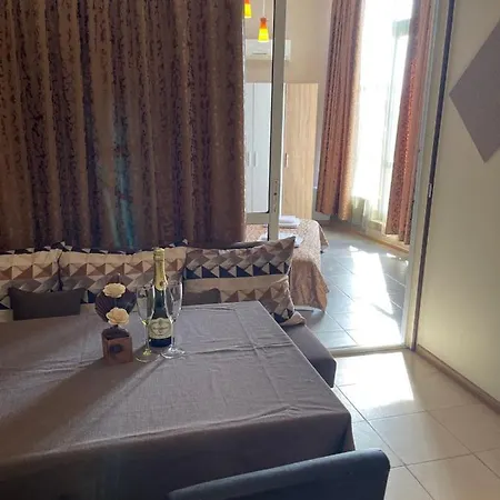 Danita & Diva Restaurant Bbq&pool Bar ヴァルナ