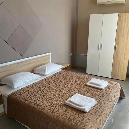 Danita & Diva Restaurant Bbq&pool Bar *