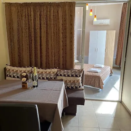 Danita & Diva Restaurant Bbq&pool Bar * ヴァルナ