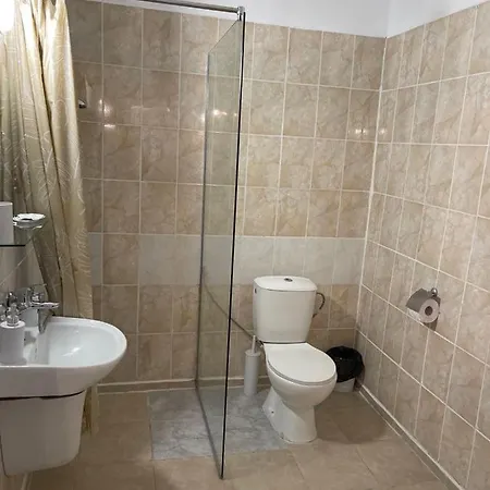 Danita & Diva Restaurant Bbq&pool Bar アパート