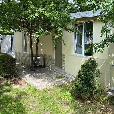 Danita & Diva Restaurant Bbq&pool Bar アパート